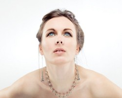 Kiat Tepat Menyamarkan Jerawat  