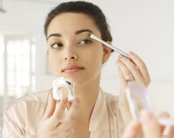 3 Teknik Riasan Mata Ala Make-up Artist New York