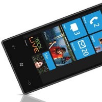 Sang Raksasa Bergantung Pada Windows Phone 7