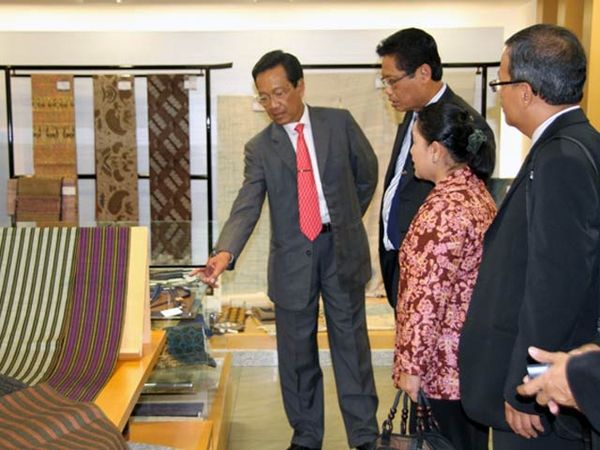 Sultan Kunjungi Nara dan Kyoto