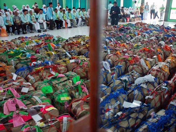 450 CJH Masuk Asrama Haji Embarkasi Surabaya