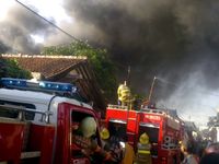 Pabrik Tinner Terbakar