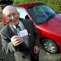 Kakek Usia 100 Tahun, 85 Tahun Nyetir Tanpa Pernah Kecelakaan