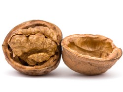 Meredam Stress dengan Kacang Walnut 