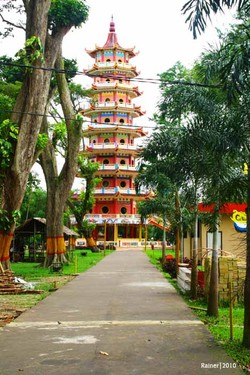 Meneduhkan Jiwa & Raga di Pulau Kemaro