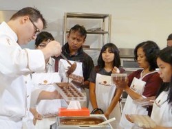 Chocolate School Bagi Para Chocolatier