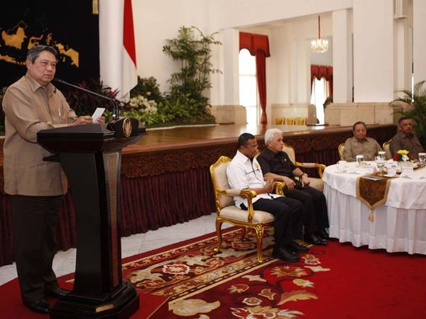 SBY Ngeteh Bareng Karyawan PLN-BRI