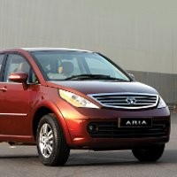 Tata Motors Luncurkan Pesaing Toyota Innova