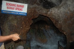 Kontras Dua Goa di Kebumen