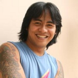 Element Vakum, Sang Vokalis Selingkuh