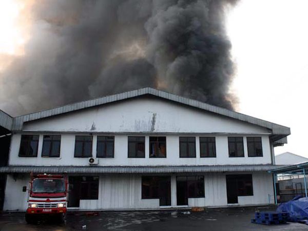 Pabrik Sandal di Pasuruan Terbakar