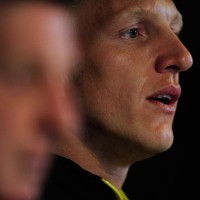 Kuyt & Agger Pulang ke Anfield dengan Cedera