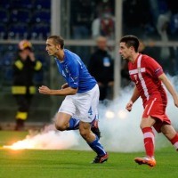 Partai Italia Rusuh, Inggris Tertahan