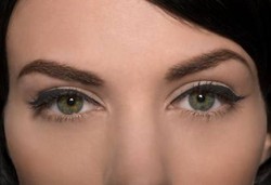 Latihan Mata Agar Tak Pakai Kacamata