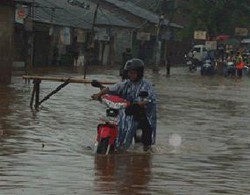 Hujan Deras, Jatibening Banjir 