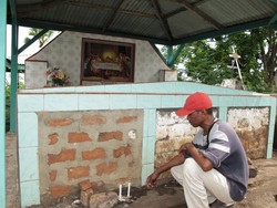 Kuburan Kampung Nelayan Penangkap Paus Lamalera (Seri Kearifan Lokal #1)