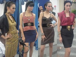 Modernisasi Tenun Baduy Oleh Era Soekamto