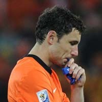 Van Bommel Cedera, Bayern Berang pada Belanda