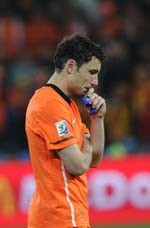 Van Bommel Cedera, Bayern Berang pada Belanda