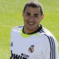 Madrid Takkan Jual Benzema