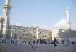 Jemaah Haji Disarankan Pakai Masker Tiap Hari