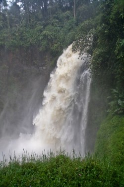 Menembus Asap Air Terjun Telun Berasap