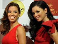 Eva Longoria & Patung Lilinnya