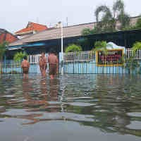 Surabaya Barat Diterjang Banjir, Aktivitas Belajar Terganggu