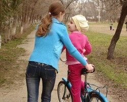 3 Metode Ajarkan Anak Naik Sepeda