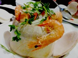 Sajian Halal Mak Nyuss di Saigon