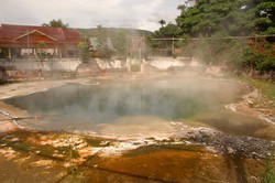 Melepas Lelah di Air Panas Semurup