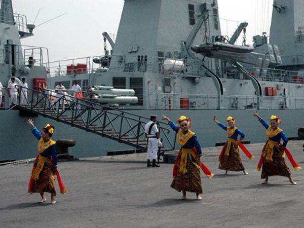 Kapal Pakistan Merapat ke Tanjung Priok
