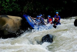 Serunya Rafting di Citarik