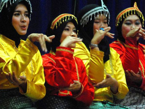 Indonesia-Vietnam Youth Friendship Program