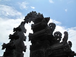 Pura di Puncak Gunung Pengsong