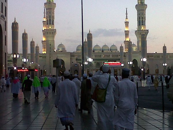 Senja di Masjid Nabawi