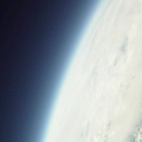 Rekam Angkasa, Ayah-Anak Terbangkan iPhone