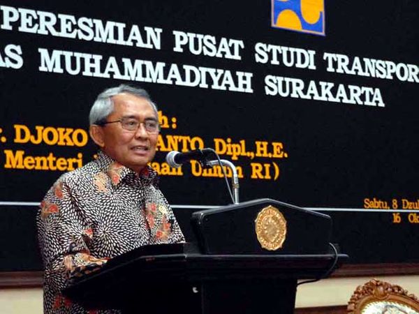 Pusat Studi Transportasi UMS Diresmikan