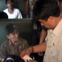 Jelang 1 Tahun Pemerintahan SBY, Penumpang KA Tujuan Jakarta Di-sweeping