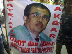 50 Orang Demo di Depan KPK Minta Patrialis Dicopot