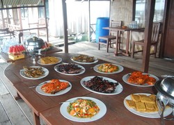 Wisma Apung,Nikmatnya Menginap di Tengah Laut Karimunjawa