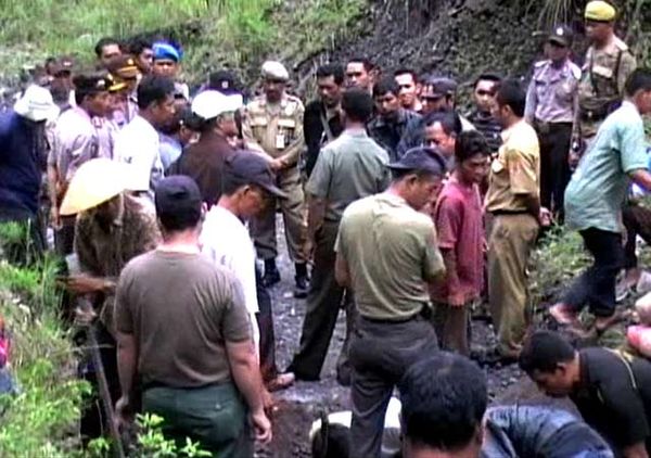 Penutupan Jalur Penambangan Merapi Diprotes