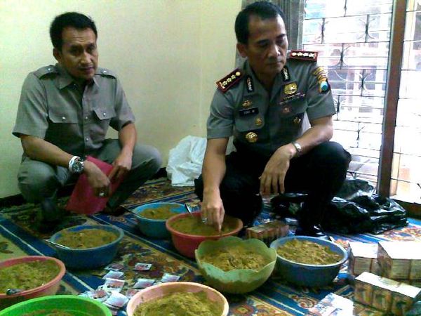 Home Industry Obat Kuat Ilegal Digerebek