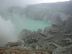 Belajar Mencita di Kawah Ijen