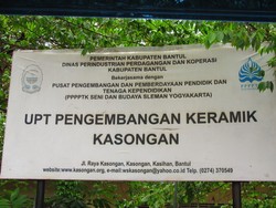 Berburu Souvenir di Desa Wisata Gerabah Kasongan