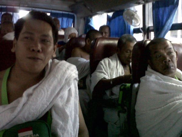Jamaah Calon Haji Tinggalkan Madinah