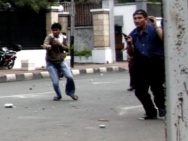 Aksi Koboi Sang Polisi