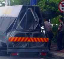 Demo Bubar, Arus Jalan Gubernur Suryo Kembali Lancar