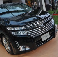 Nissan Elgrand Siap Gebuk Alphard