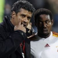 Rijkaard Selesai di Galatasaray